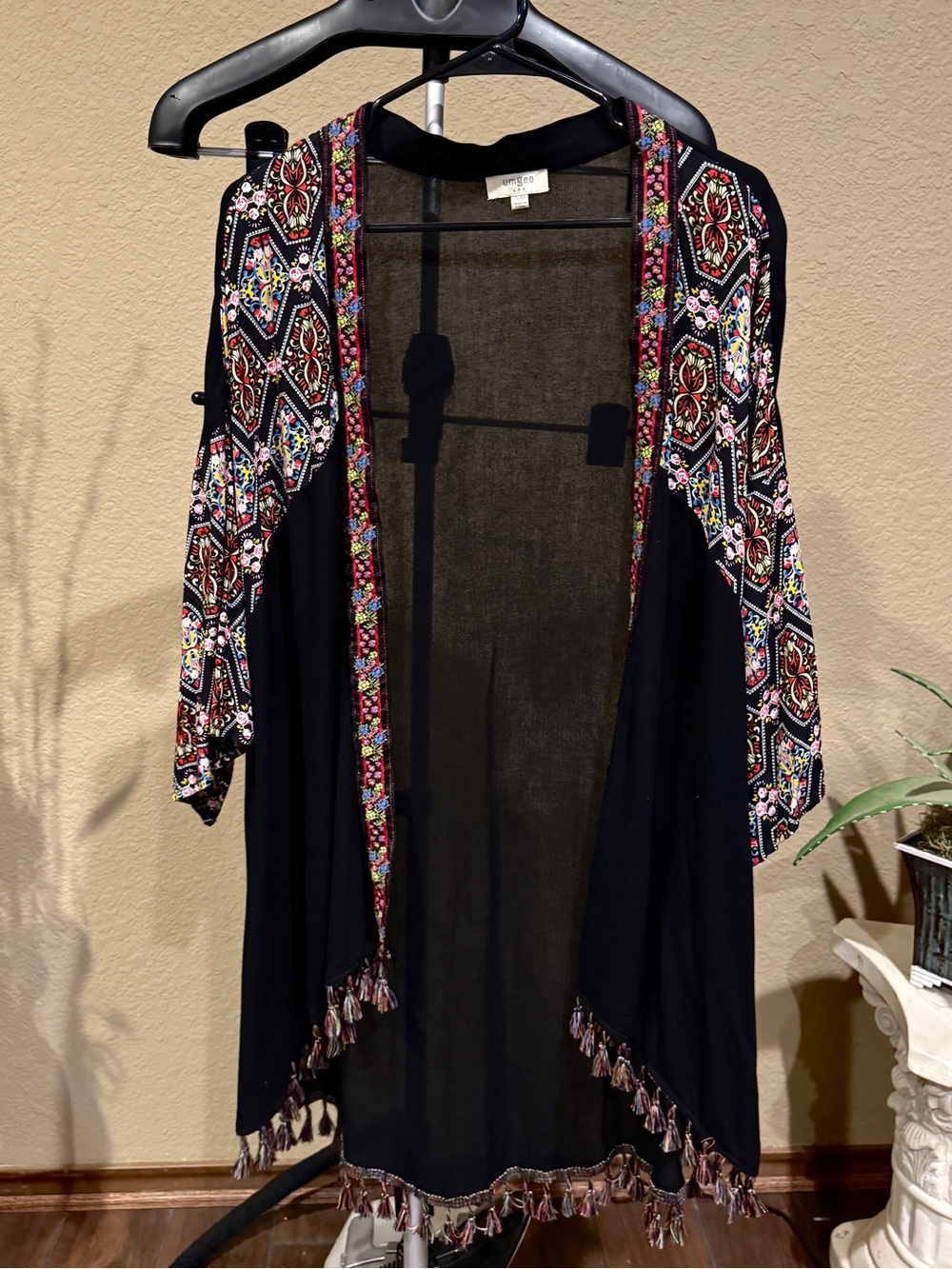 Umgee Black Open-Front Kimono Cape